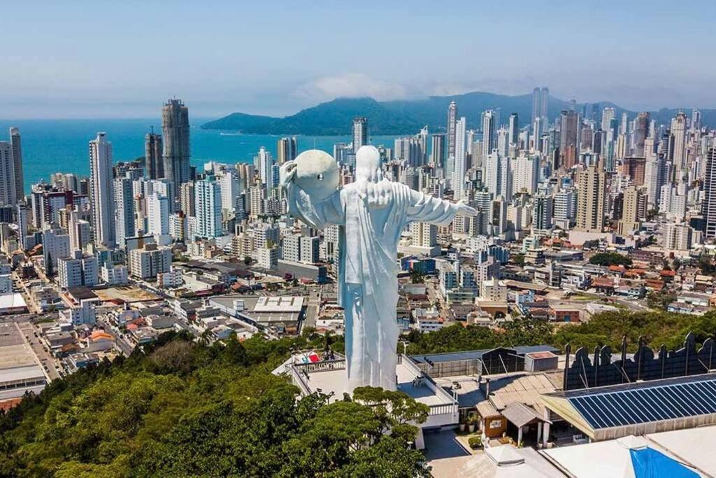 Apto A 100M Da Praia Central Balneário Camboriú Exterior foto